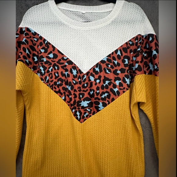 Sweater Top Shirt Woman’s Size M Yellow White Long Sleeve Knit Soft Boho Fall - Picture 2 of 11